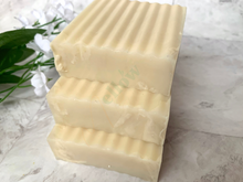 Load image into Gallery viewer, Oatmeal and Manuka Honey Soap